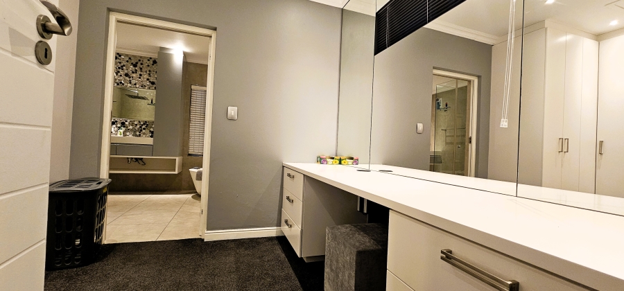 7 Bedroom Property for Sale in Country Club Western Cape